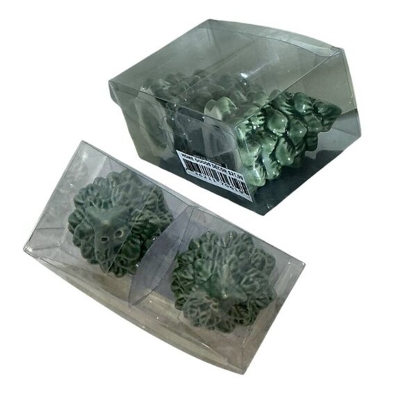 Christmas Tree Hand Painted Salt Pepper Shaker Set Ceramic Functional Art Set - Picture 9 of 16